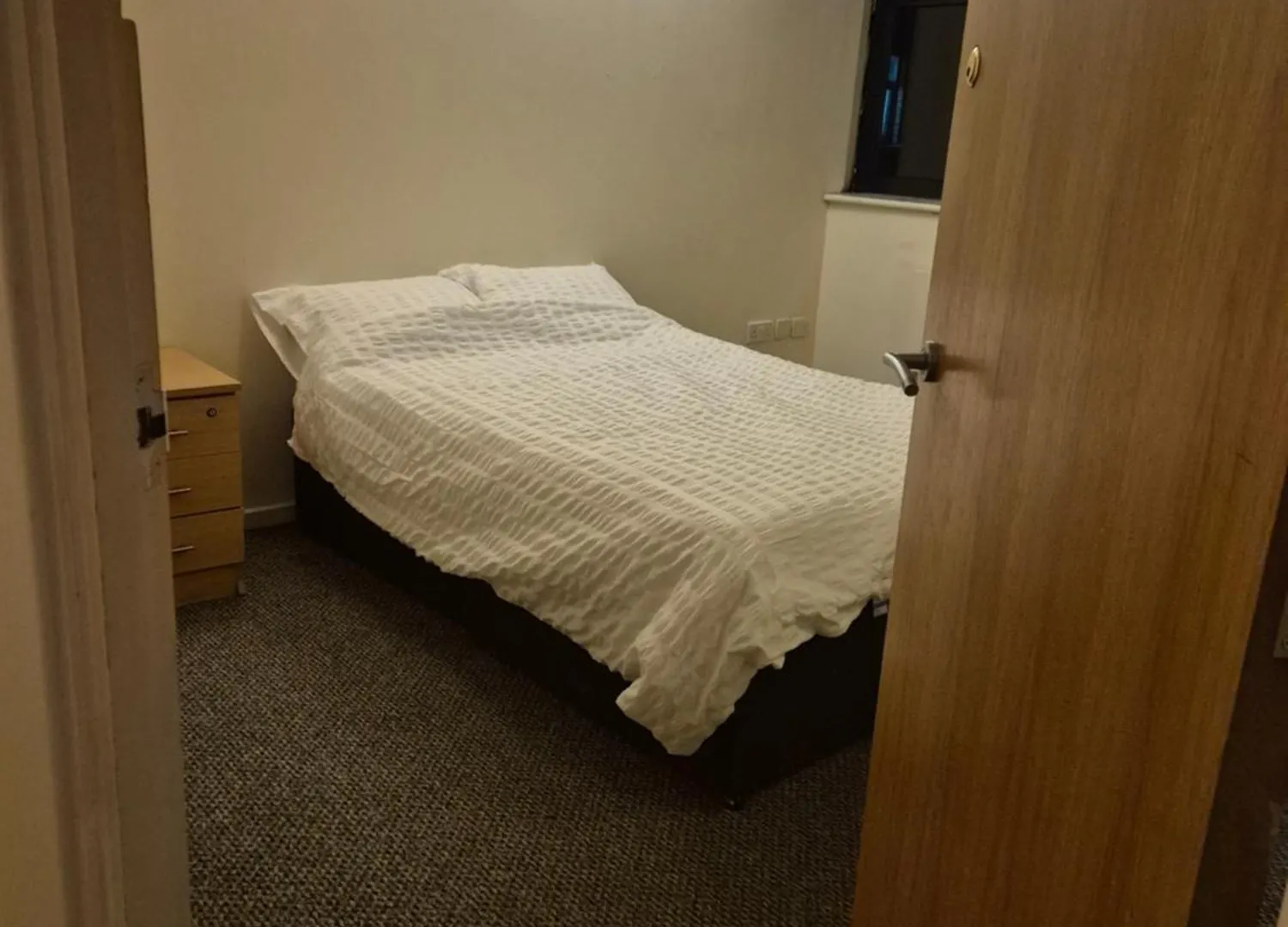 Modern 2 Bedroom Apartment Unbeatable City Centre Location! Bradford
