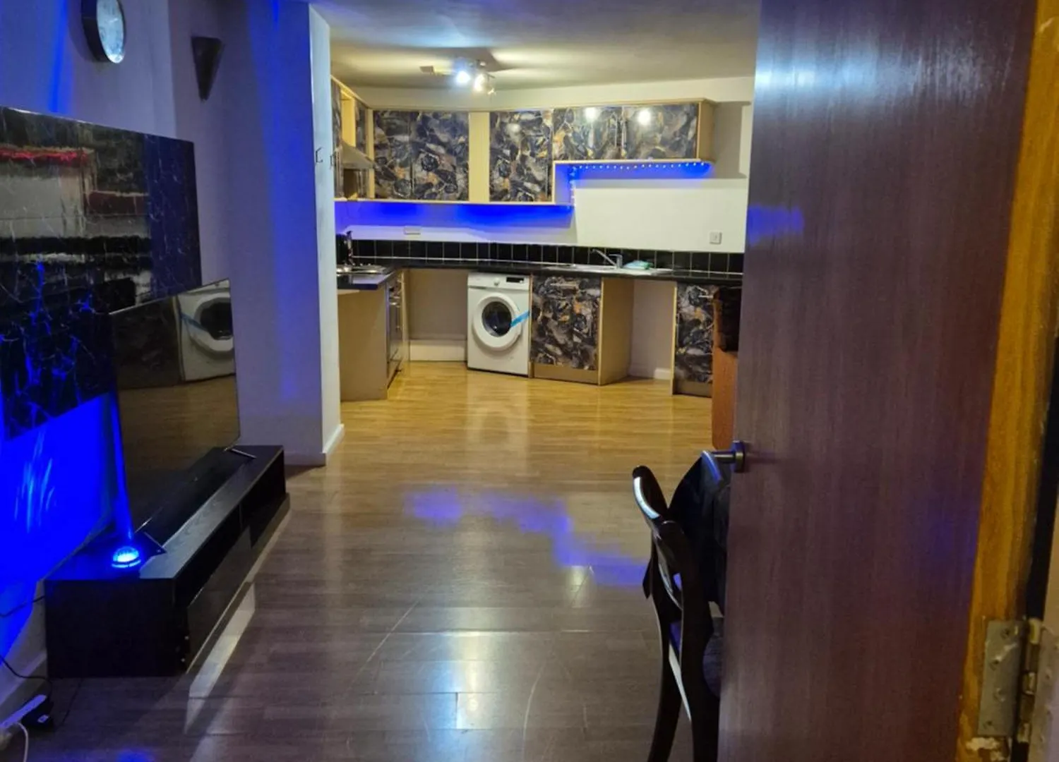 Modern 2 Bedroom Apartment Unbeatable City Centre Location! Bradford